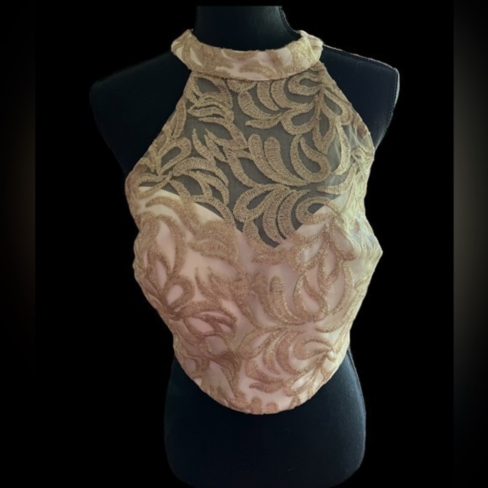 🆕 SAY YES TO THE PROM Gold & White metallic lace crop top Sz 14W